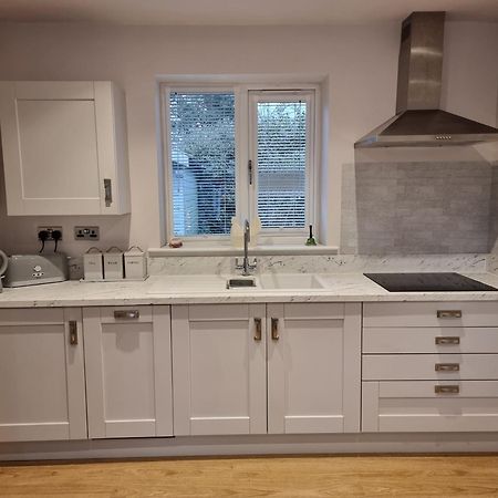 Begonia Cottage Briston Экстерьер фото
