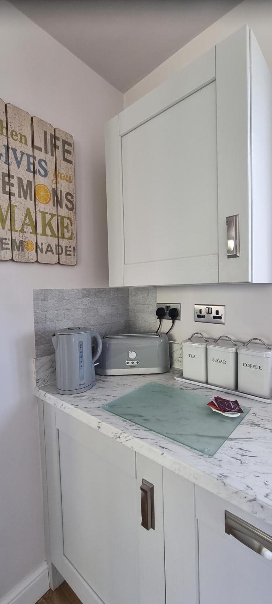 Begonia Cottage Briston Экстерьер фото